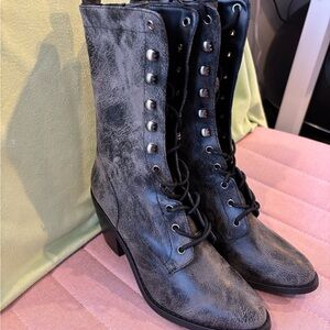 Stylish Gray Lace-Up Women's Boots